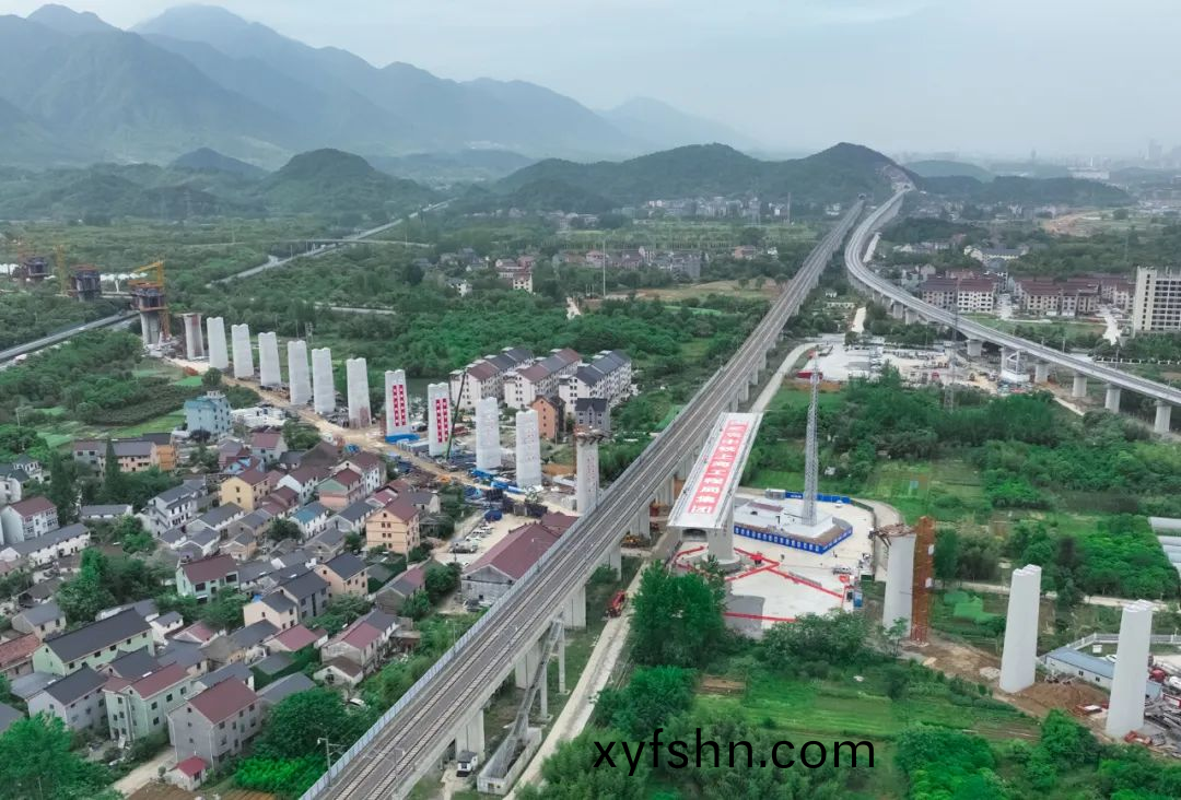 這條新建高鐵成功上跨杭黃高鐵，杭州齣髮，未來1小時內，連通這些地方！
