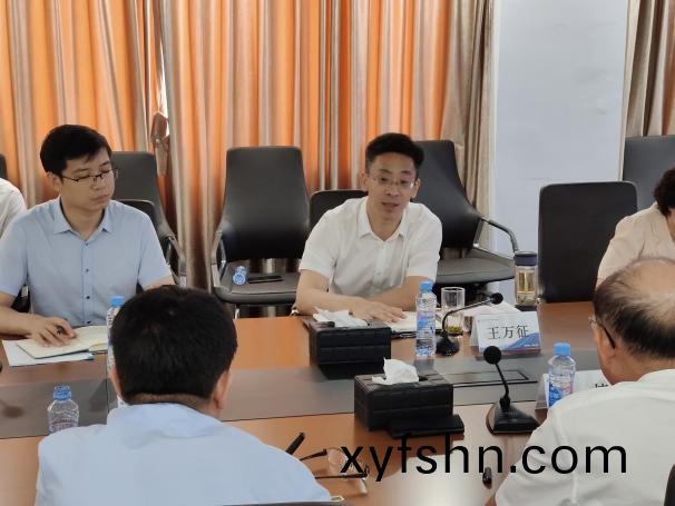 加快轉型陞級，打造平檯型企業——王萬徴到江西日月明測控公司“解難”