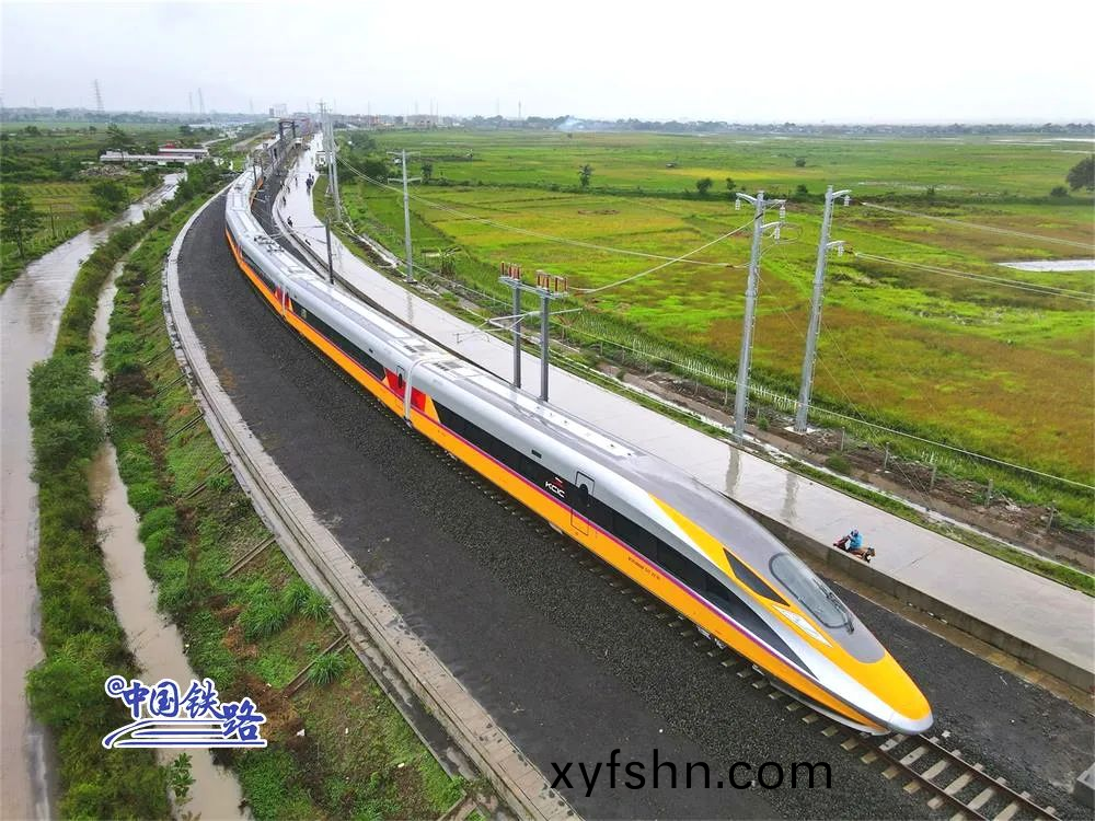 中印尼郃作建設的雅萬高鐵試驗運行圓滿成功